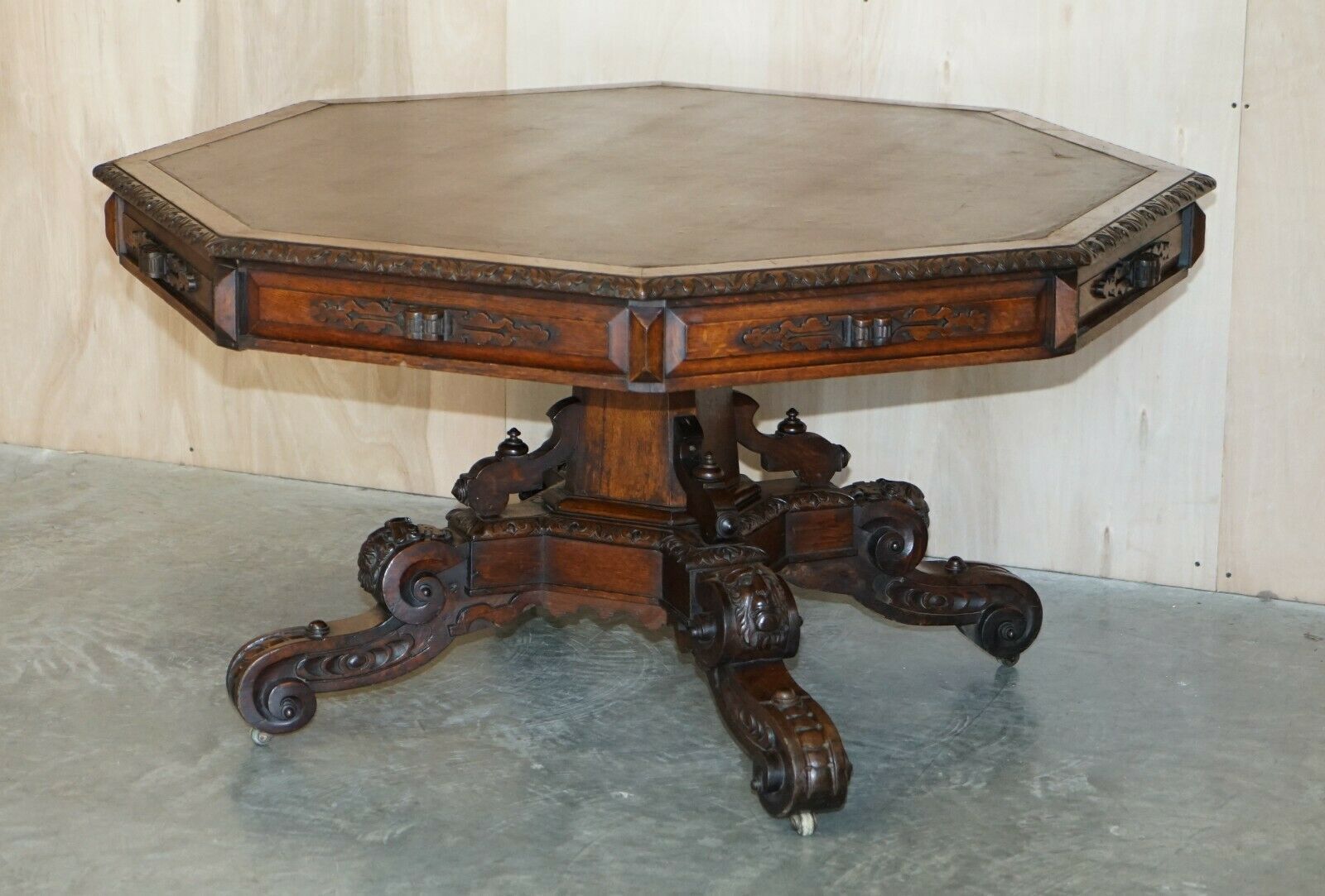 Fine Antique Gothic Revival Hand Carved Lions Head Rent Centre Occasional Table