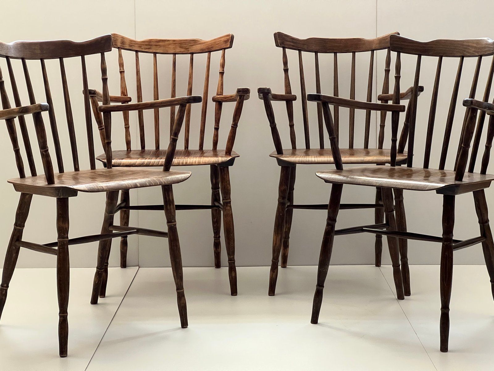 photo buy Vintage Eetkamerstoelen Van Ton, Ca. Jaren 1960, Set Van 4