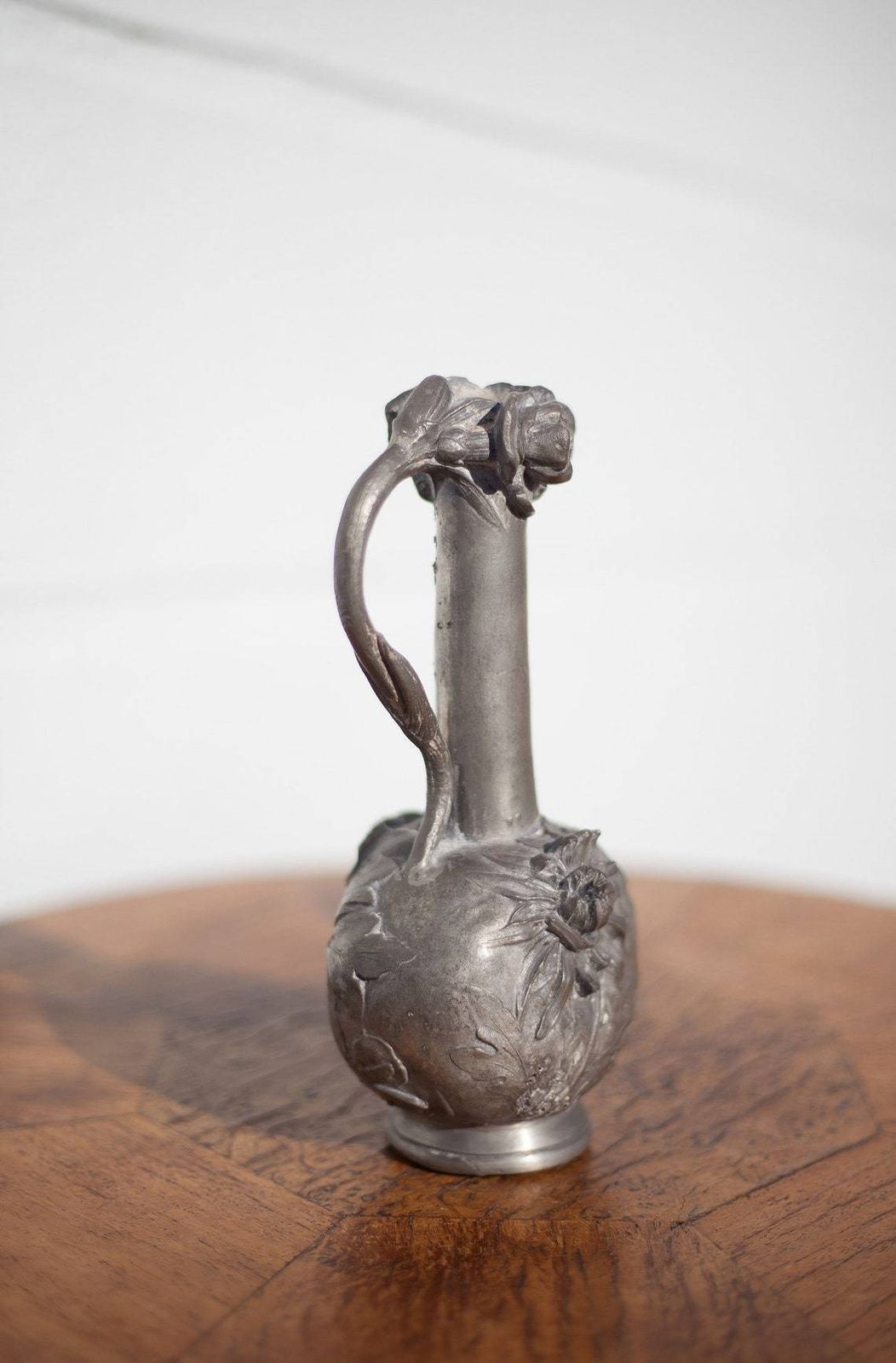 Antique Tin Vase, Pure Tinplate Paris, Soliflore Tin Vase Pattern Flowers In Relief, Tinplate Art, Collection, Art Nouveau, Pewter Vase photo 78.0