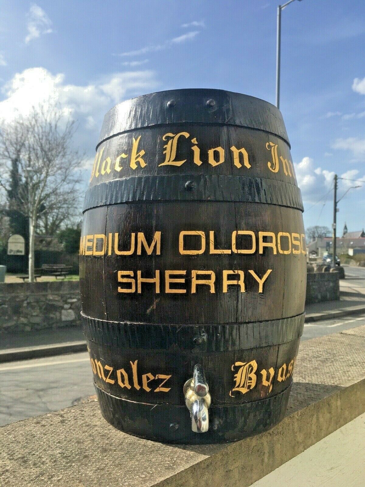 Stunning Black Lion Inn Sherry Pub Display Barrel Keg Cask Stool Plant Pot Stand