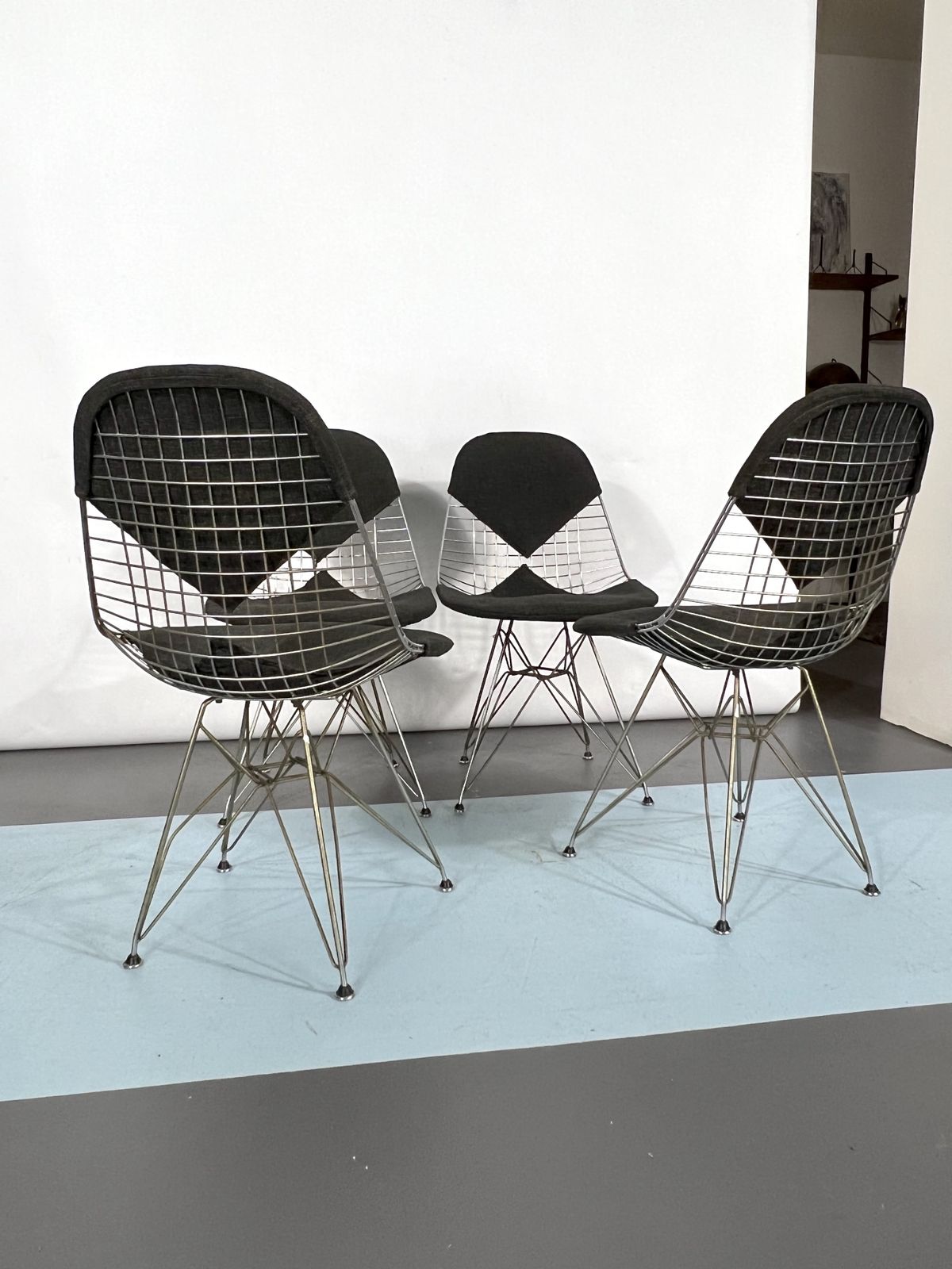 Mid Century Modern Set Of Four Dkr Bikini Chairs By Charles Eames photo buy