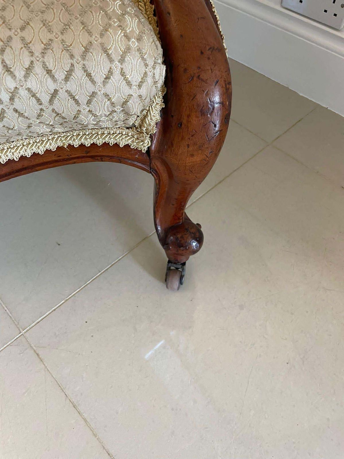 photo furniture Quality Antique Victorian Mahogany Armchair