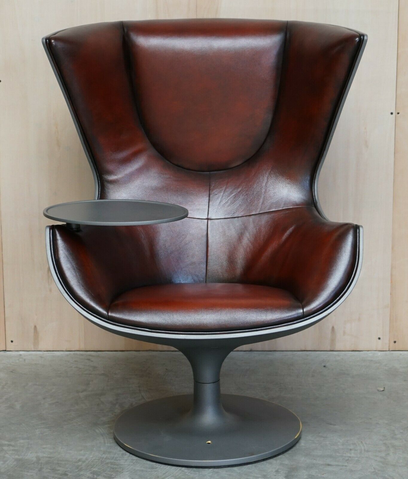 1 Of A Kind Pair Of Brown Leather Philippe Starck Cassina Eurostar Egg Armchairs photo for sale