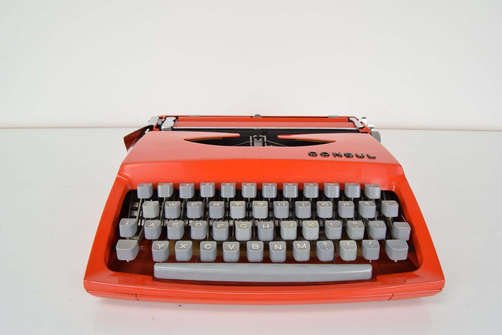 Mid Century Typemachine Consul, Ca. Jaren 1960. photo for sale