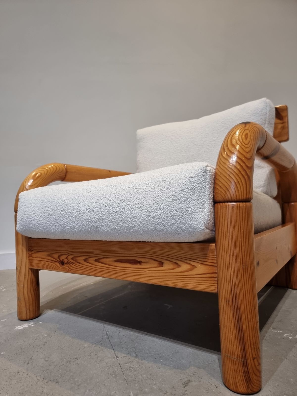 photo furniture Daumillier Pine Teddy Easy Chair