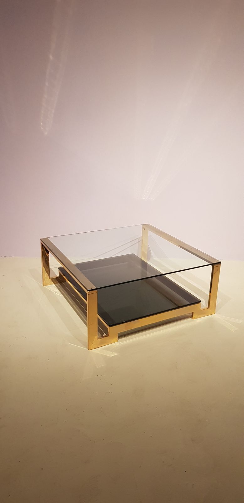 Vintage Vierkante Salontafel Van Messing En Glas photo furniture