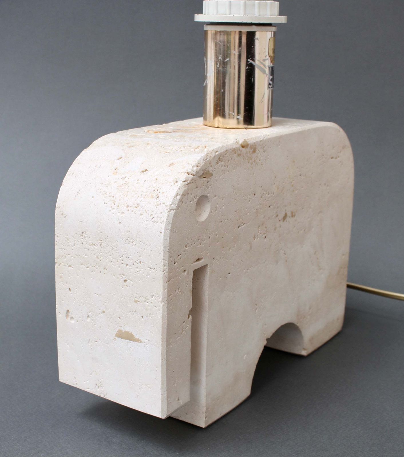 photo vinterior Vintage Italian Travertine Elephant Table Lamp By Mannelli Bros (Circa 1970s)