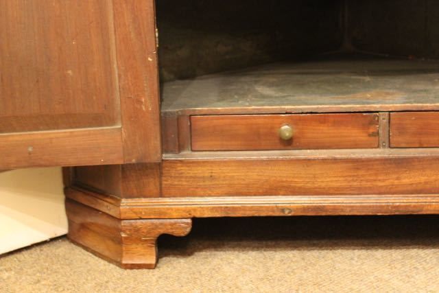 Early 19thc. Mahogany Corner Cupboard photo for sale