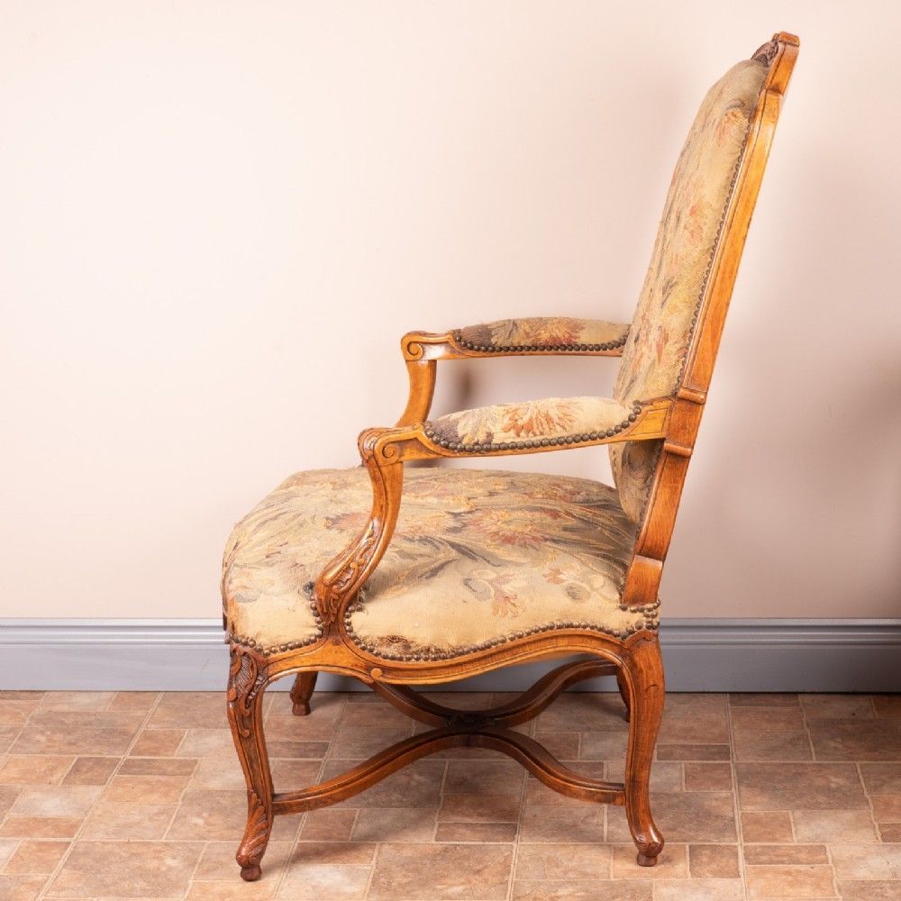photo vintage Good Sized Pair Of French Fauteuil Open Armchairs
