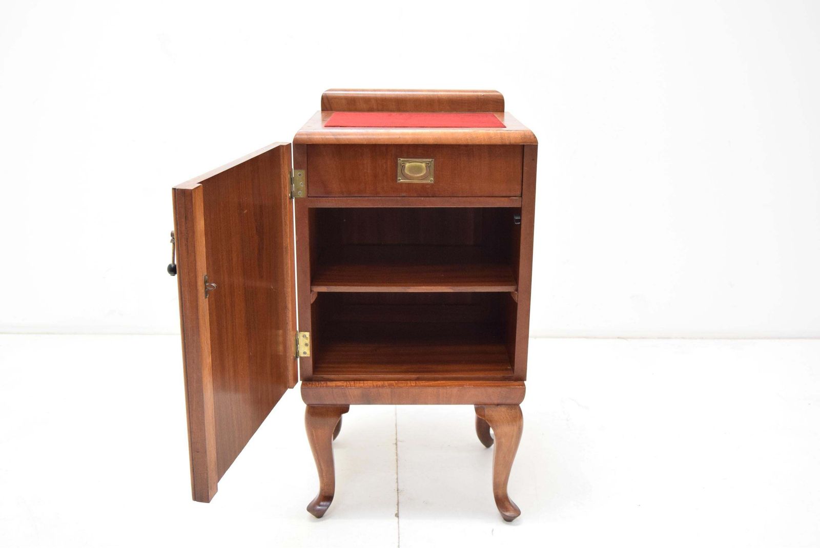 Mid Century Toalet Table 1950's. photo buy