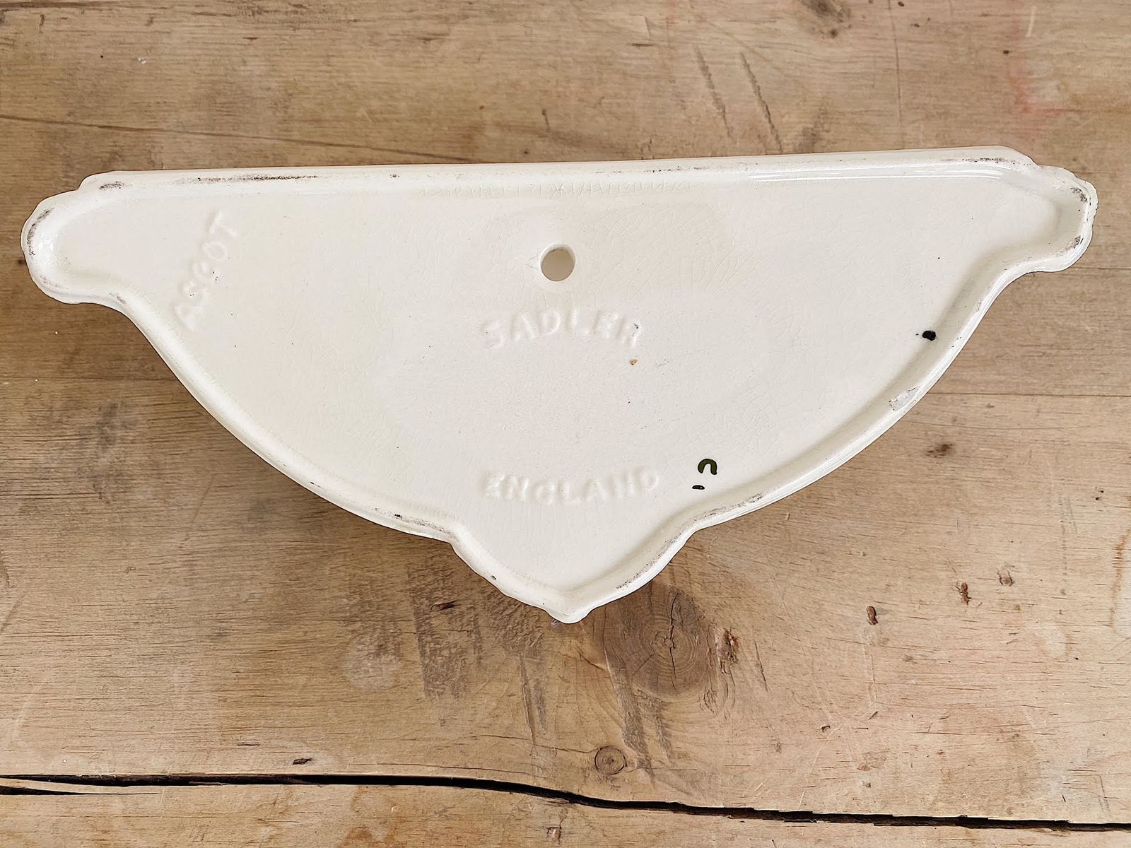 Art Deco, Cream Lustre, Wall Pocket Made By Sadler photo vinterior