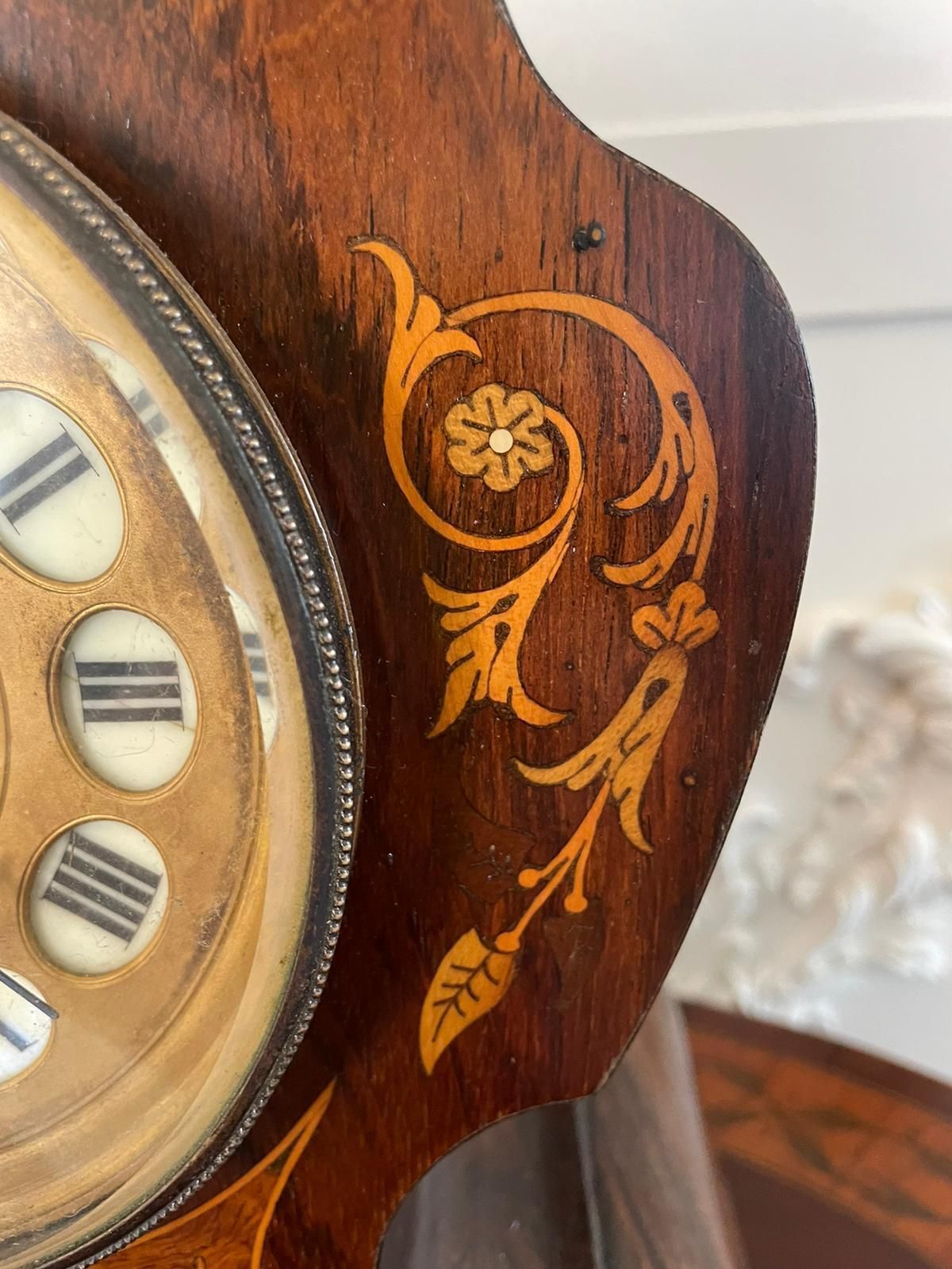 photo furniture Antique 19th Century French Rosewood Marquetry Inlaid Eight Day Mantel Clock