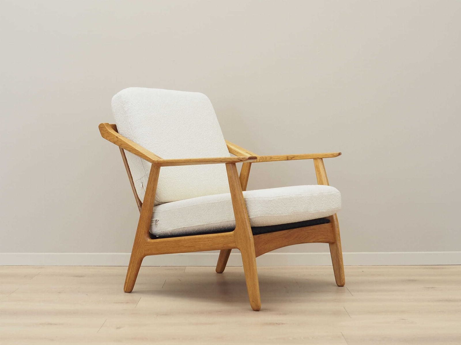 Oak Armchair, Danish Design, 1960s, Designer: H. Brockmann Petersen, Production: Randers Møbelfabrik photo vintage