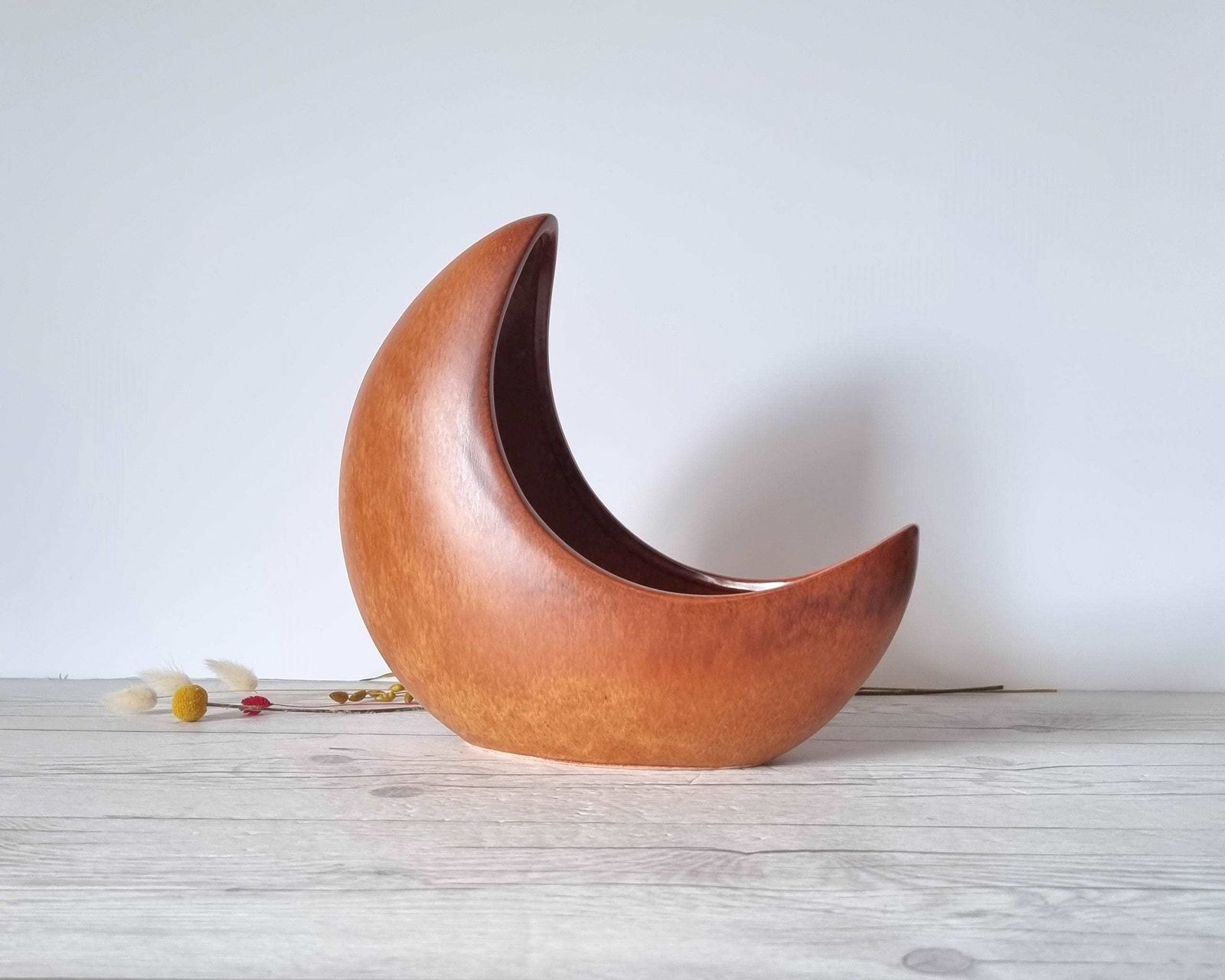 Home Decor Bertoncello, Mottled Tobacco Tan Glaze, Modernist Crescent Moon Sculptural Planter Vase, 60s 80s photo