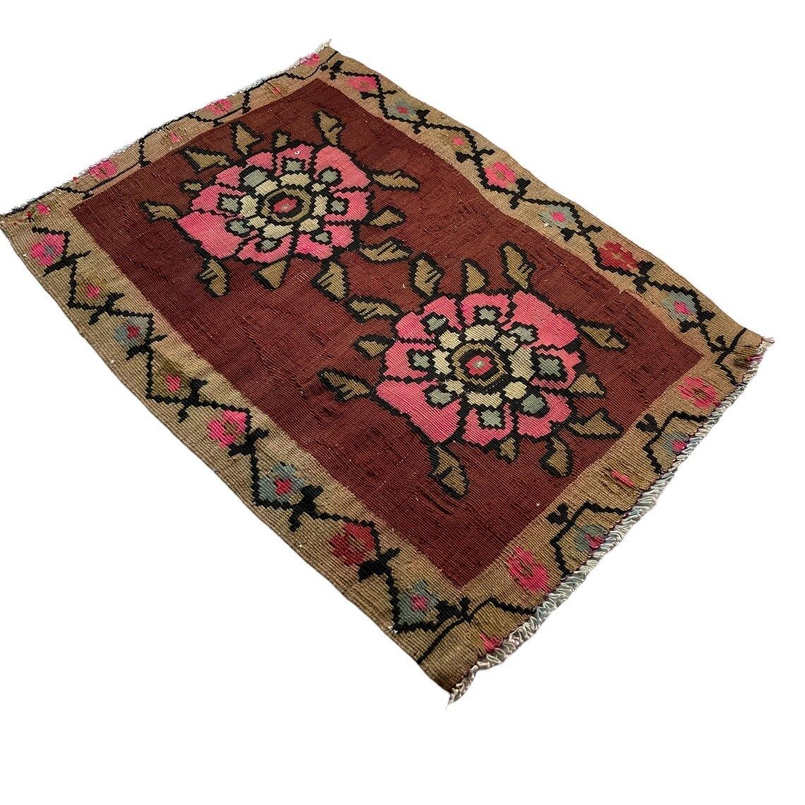 photo furniture Traditional Turkish Mini Kilim Rug ,Vintage Anatolian Turkish Kelim 94 X 66 Cm