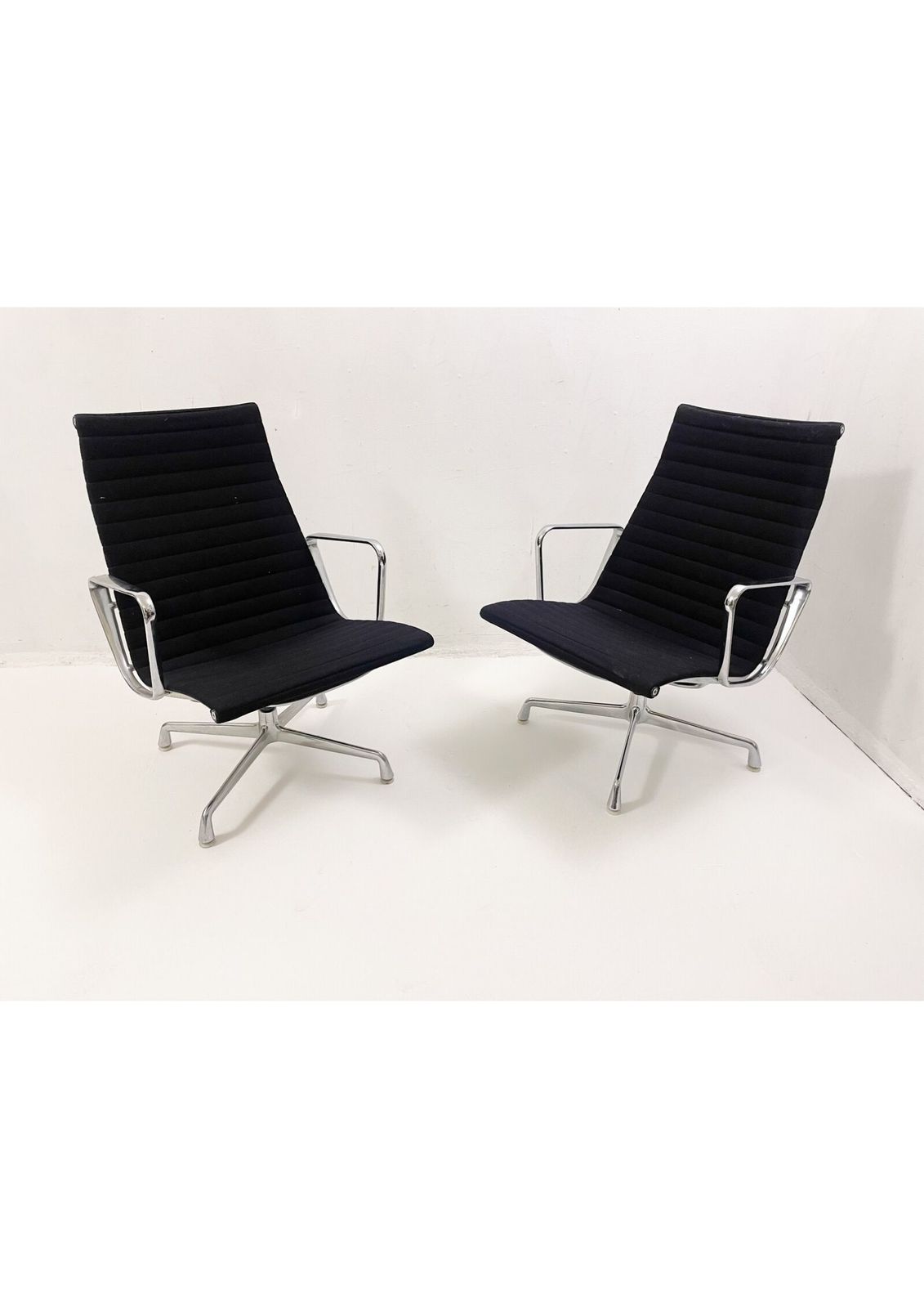 Eames Desk Chair "Ea 117" By Herman Miller
