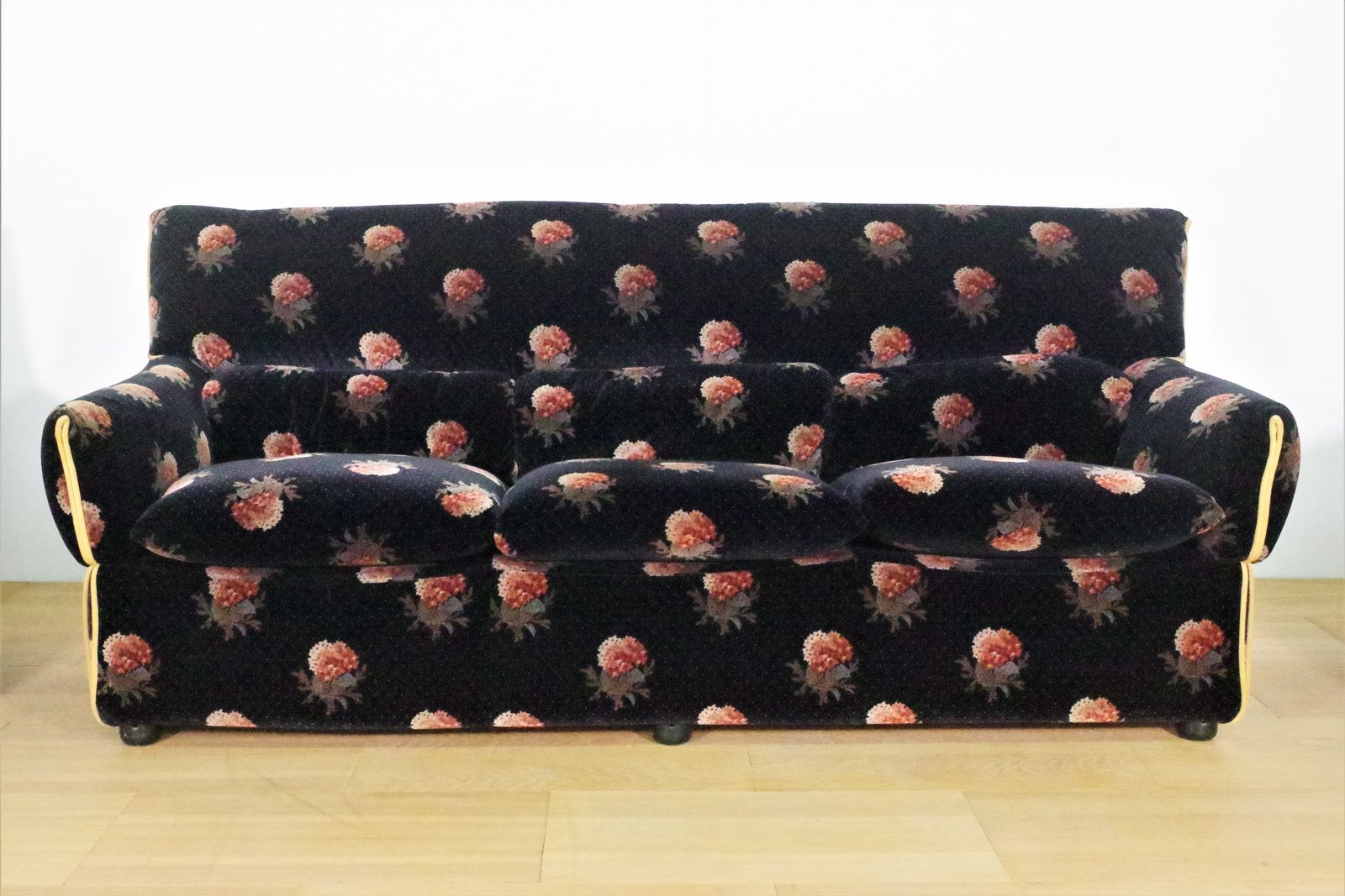 photo for sale Chenille Flower Sofa, 70s, 1970s