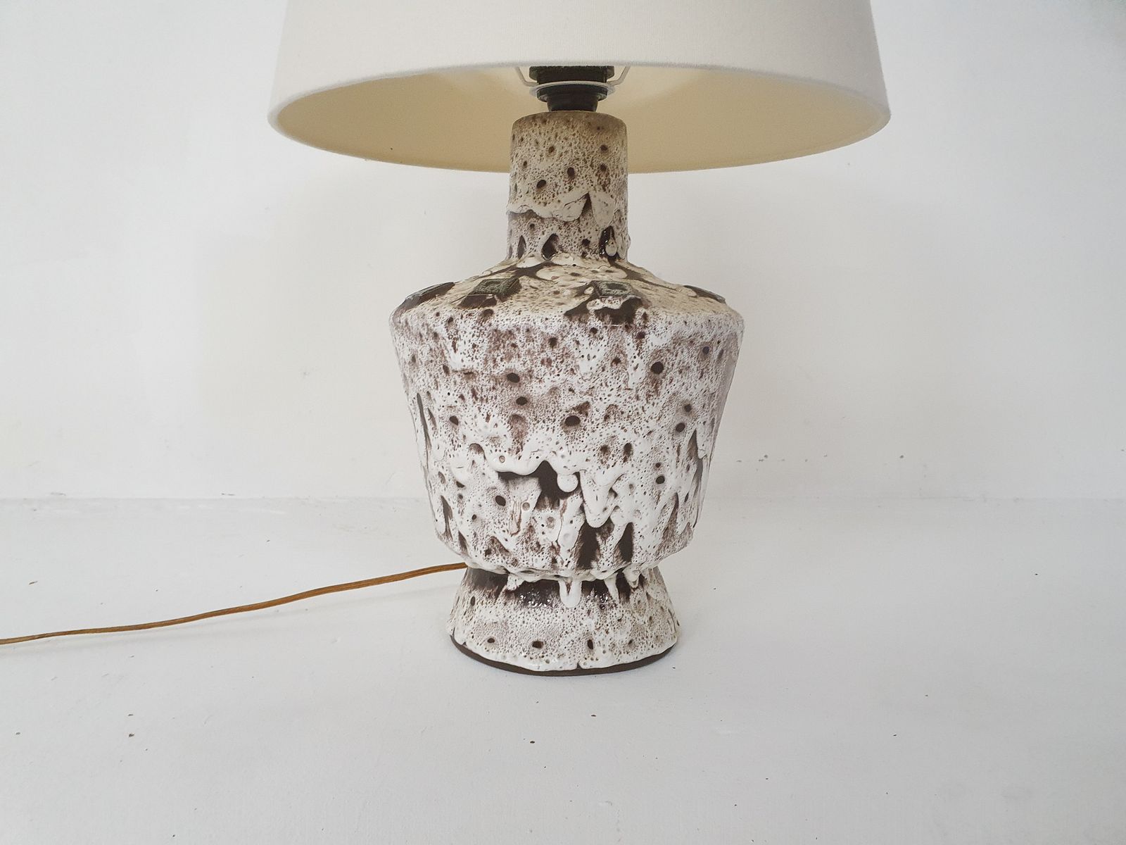 Keramische Tafellamp, Toegeschreven Aan West Duitsland, Ca. Jaren 1960 photo Verlichting