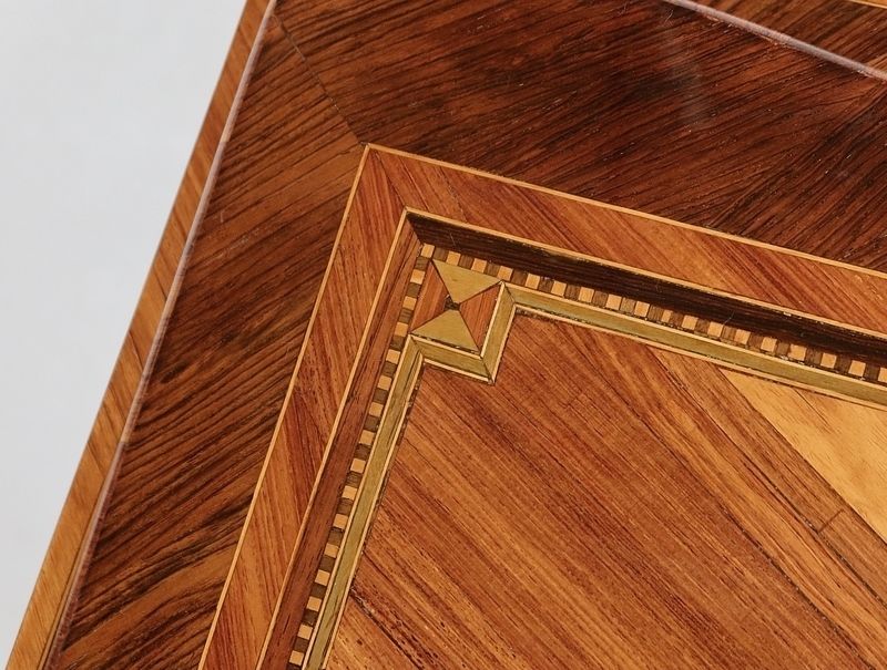 photo buy Mid Slope Desk In Precious Wood, Louis XV Period – 18th Century