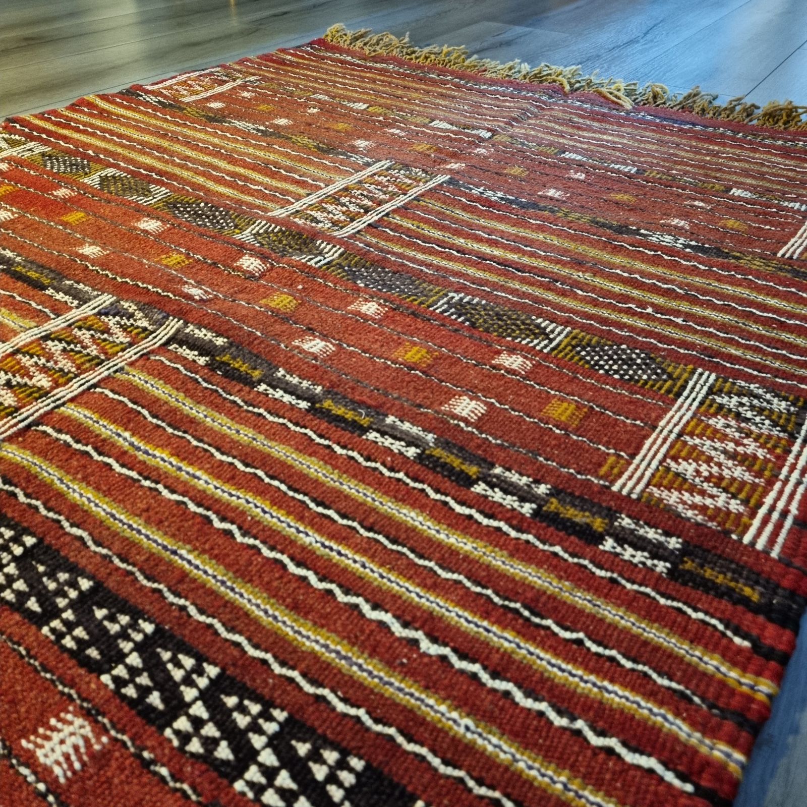 1980s Antique Handmade Moroccan Zemmour Rug   Red photo vinterior