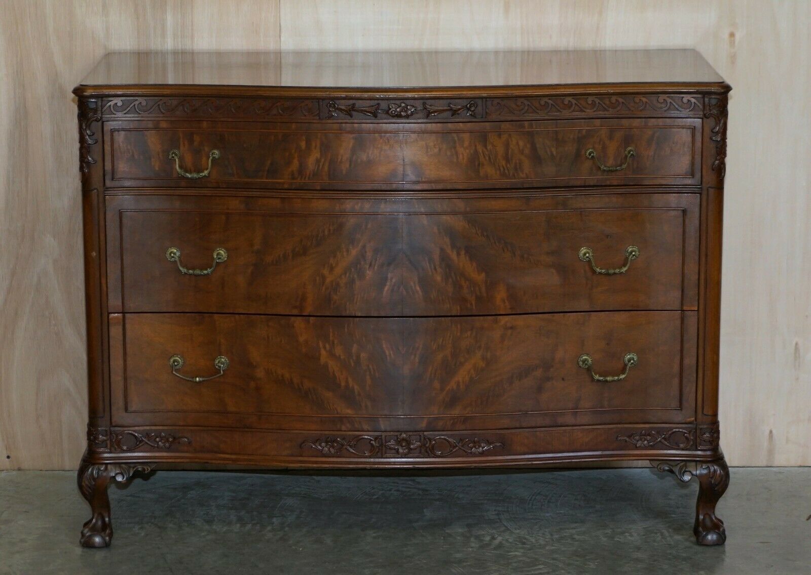 Antique Serpentine Fronted Claw & Ball Feet Flamed Mahogany Chest Of Drawers photo for sale