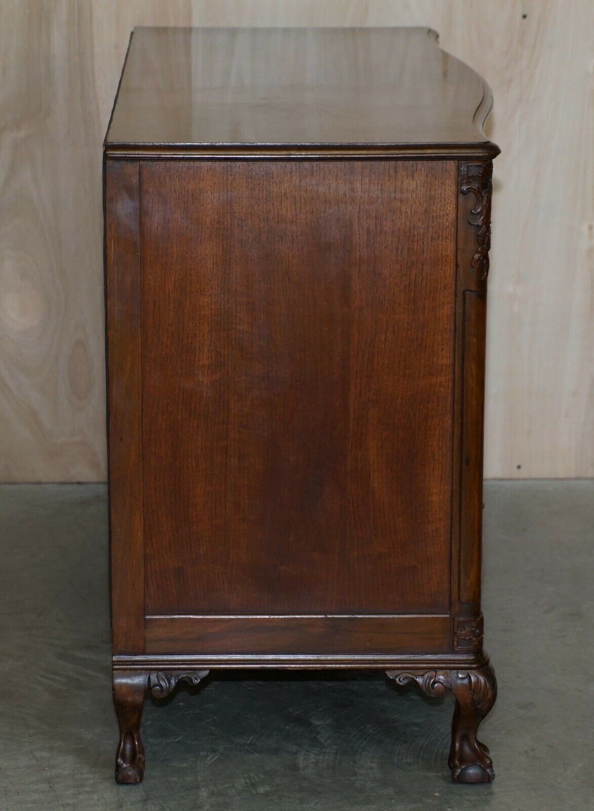 photo furniture Antique Serpentine Fronted Claw & Ball Feet Flamed Mahogany Chest Of Drawers