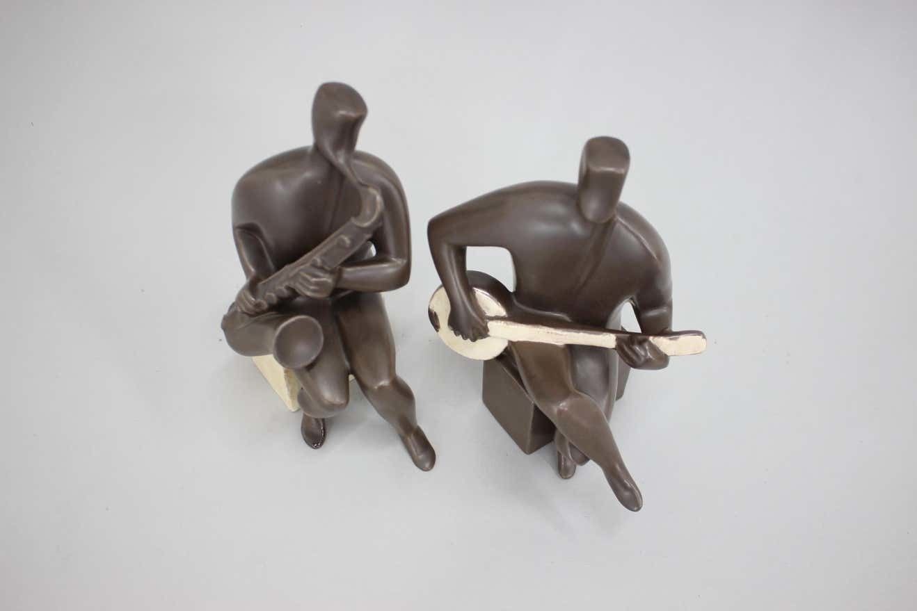 1970s Pair Of Ceramic Figurines Of Musicians, Czechoslovakia photo vinterior