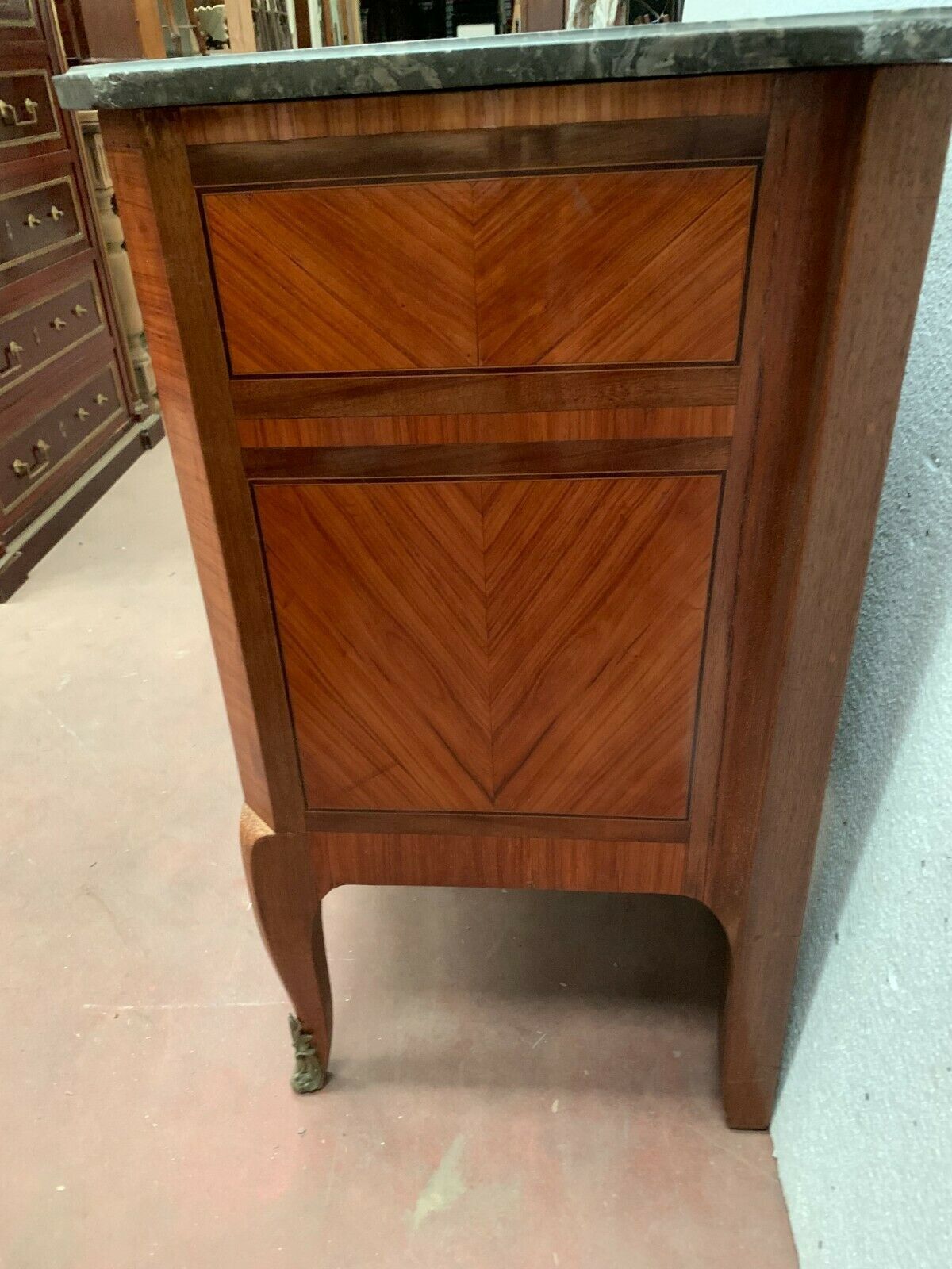 Transition Style Chest Of Drawers In Rosewood And Amaranth Veneer, 20th Century photo vinterior
