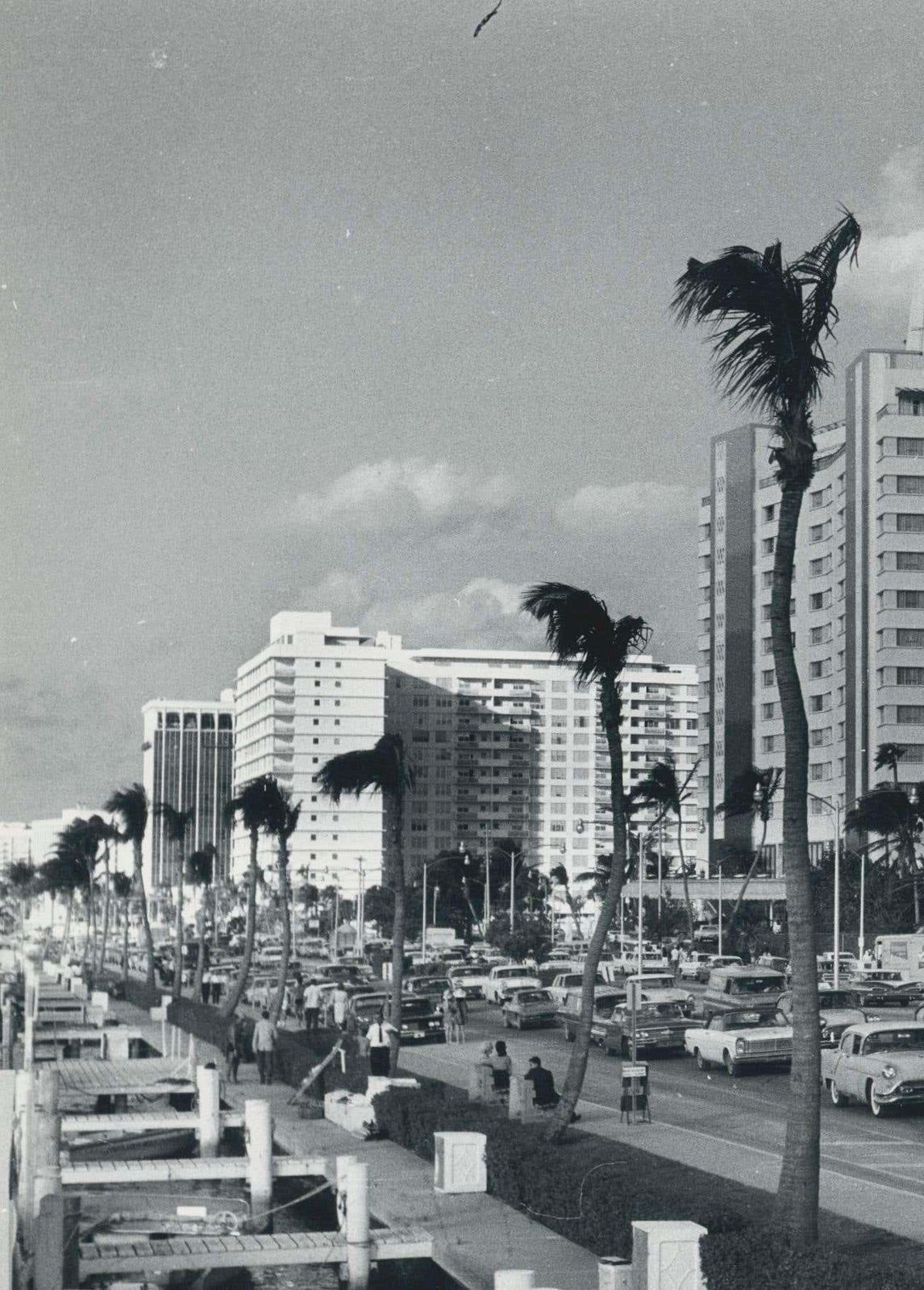 Erich Andres Miami Beach, Street Photography, Silver Gelatine Print, USA 1960s photo furniture