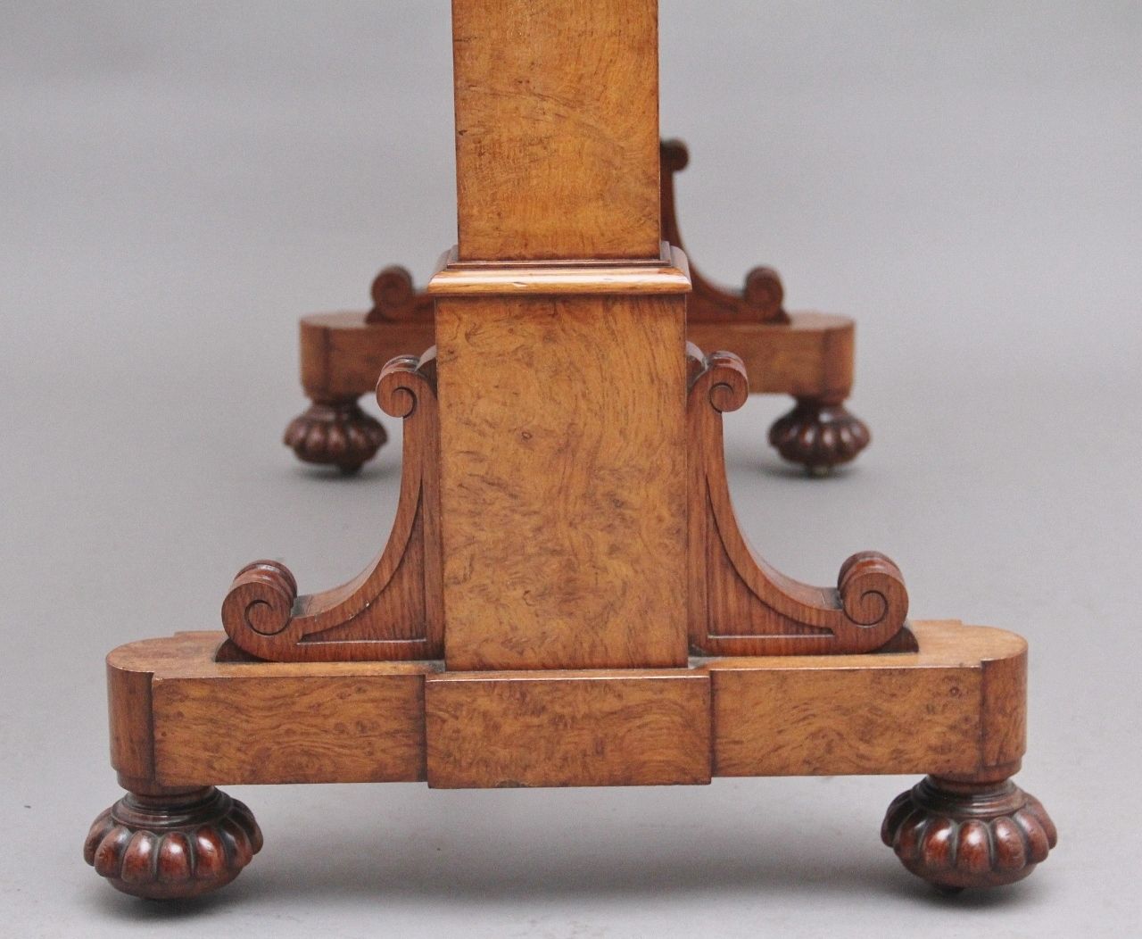 Early 19th Century Pollard Oak Dumb Waiter photo vinterior
