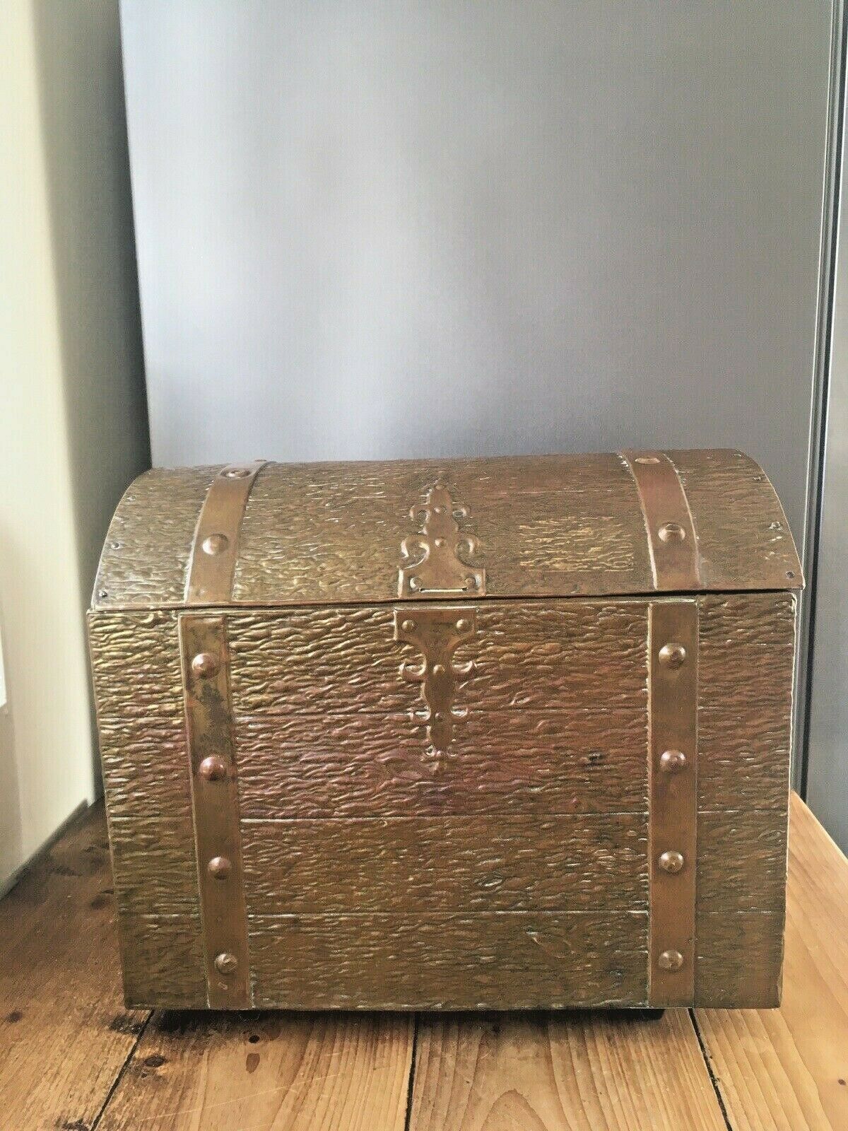 Furniture Antique Brass Wood Effect Treasure Chest Log Coal Box Storage Bin Kindling Toy photo