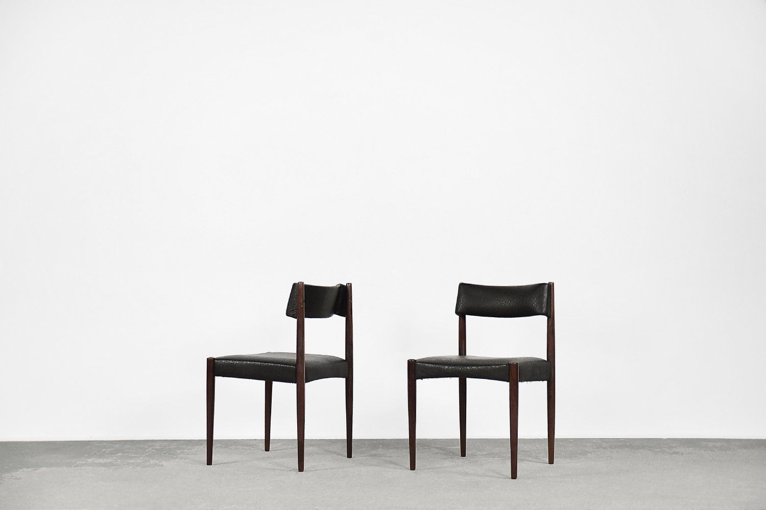 photo for sale Mid Century Modern Dutch Dining Chairs By Aksel Bender Madsen For Bovenkamp, 1960s, Set Of 2