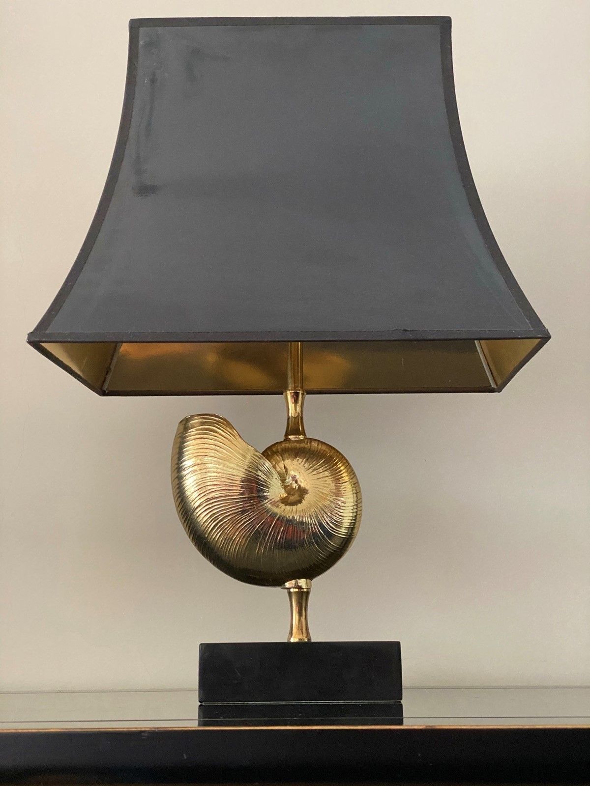 Nautilus Shell Sculpture Table Lamp By Deknudt photo vinterior