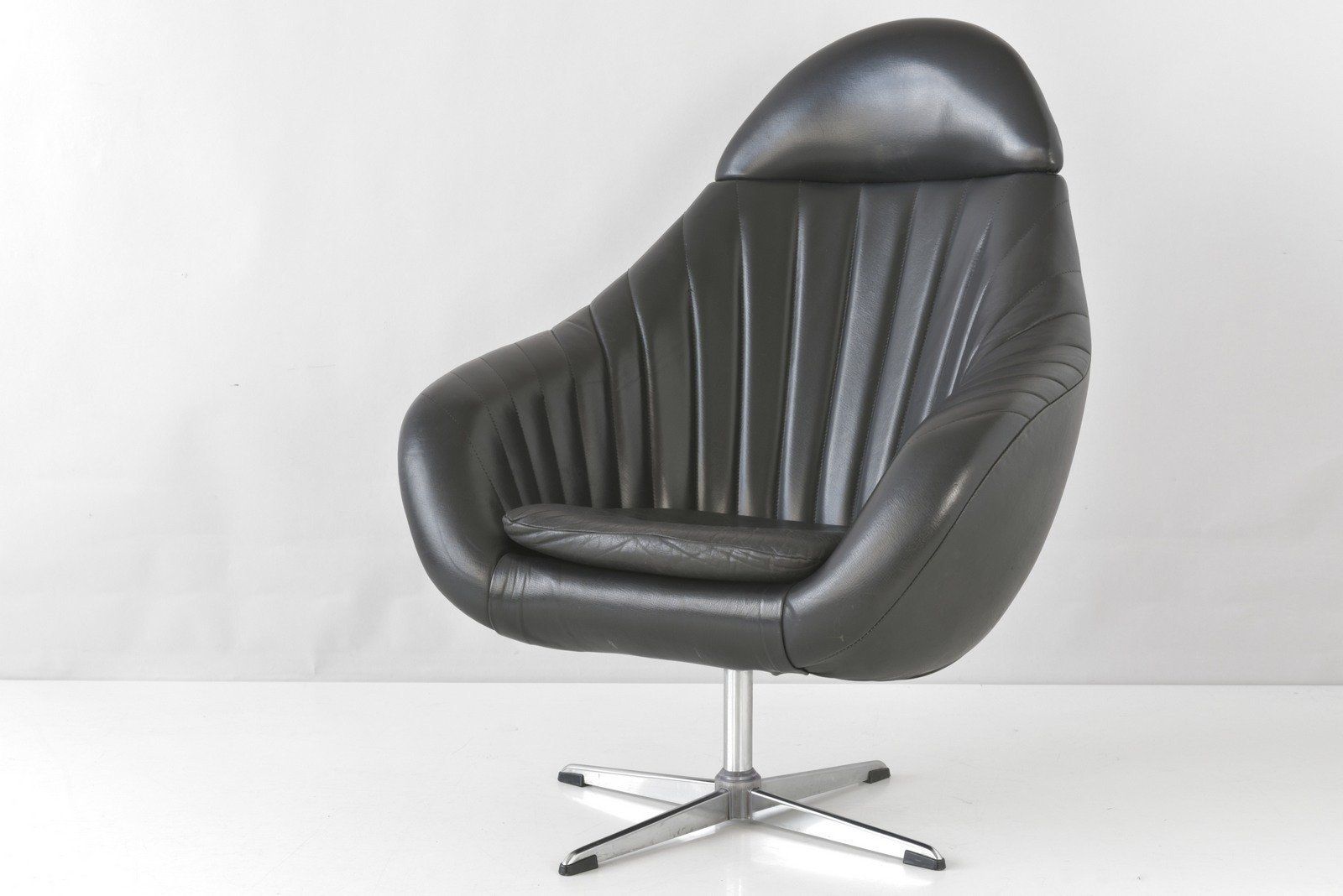 Dutch Swivel Bucket Chair In Leather, 1960 photo vintage