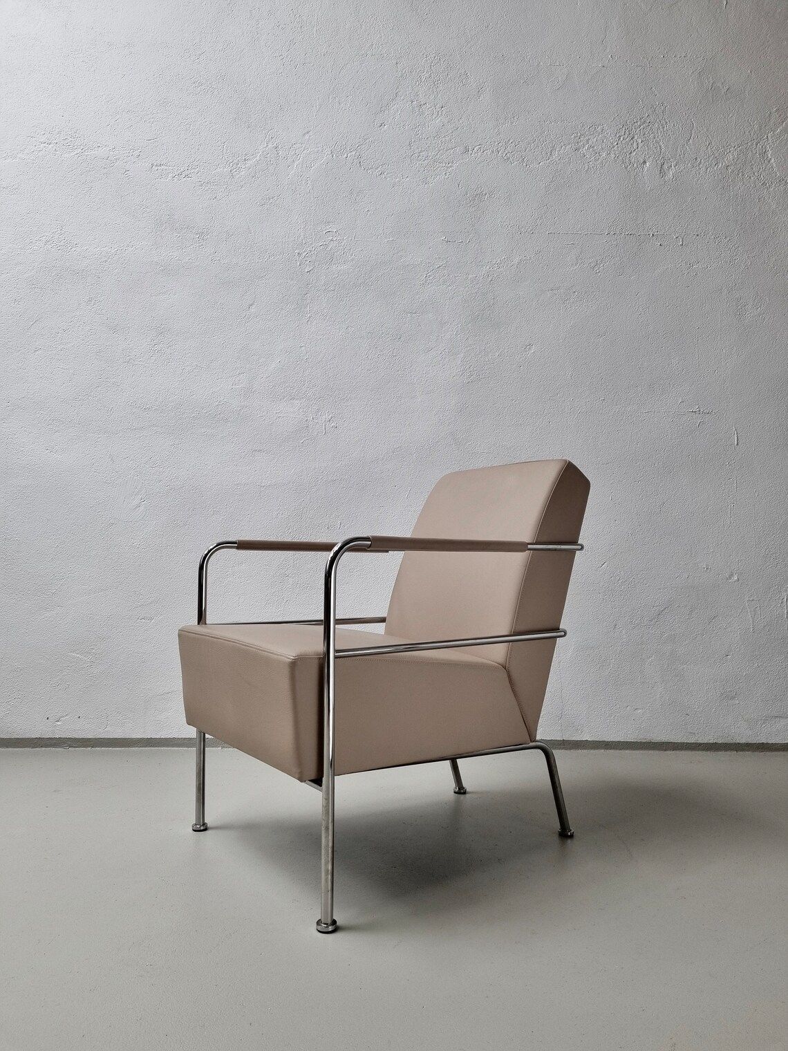 2 Leather Chrome Lounge Chairs | Cinema | Gunilla Allard | Lammhults | Sweden | 1990s photo vintage