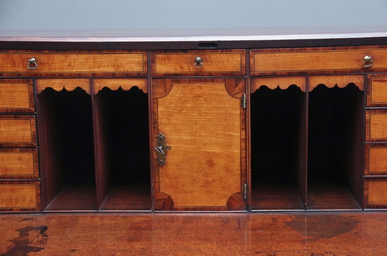 2550.0 18th Century Mahogany Bureau, 1700s photo