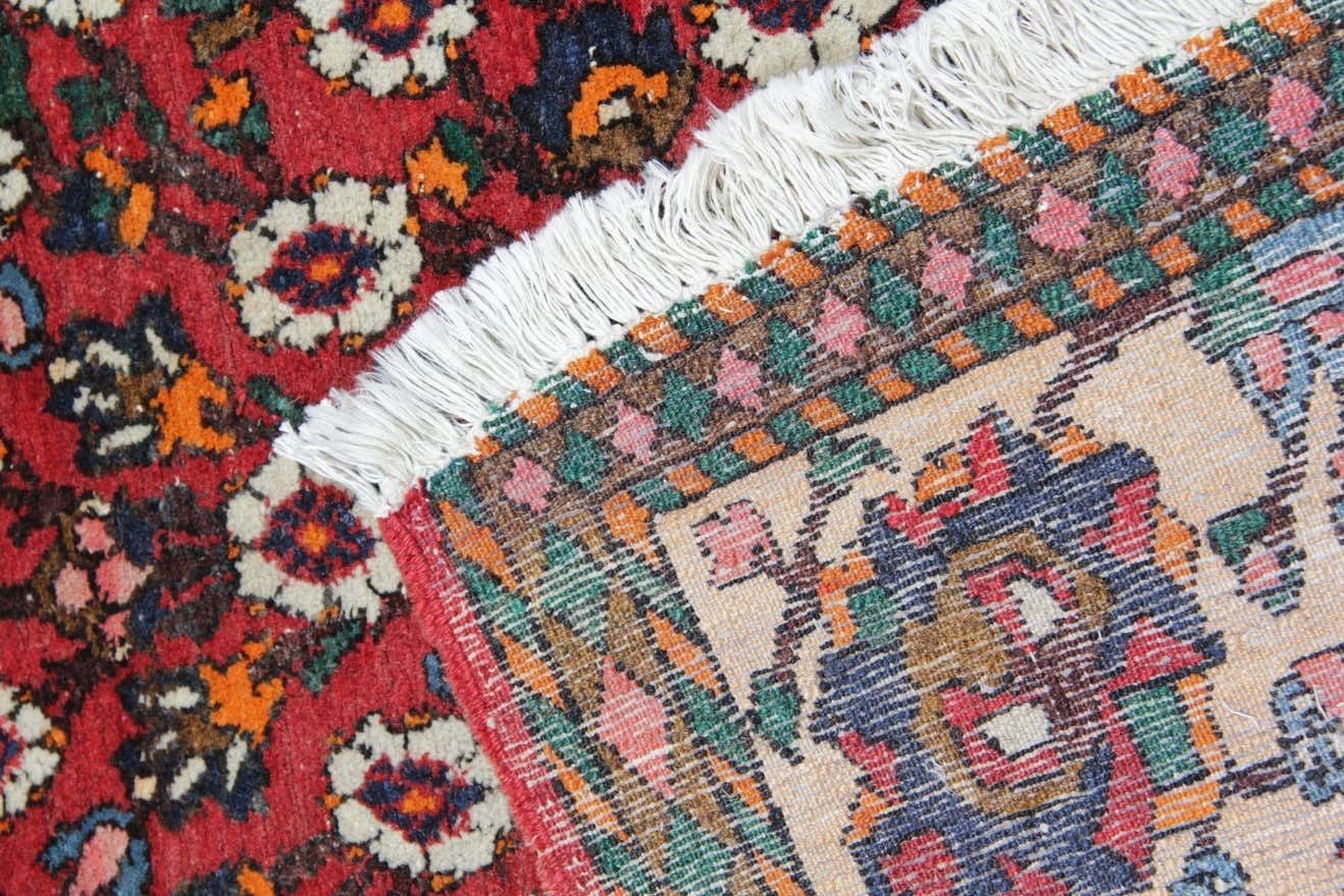 Traditional Red Wool Carpet Handknotted Orienal Antique Area Rug photo vinterior