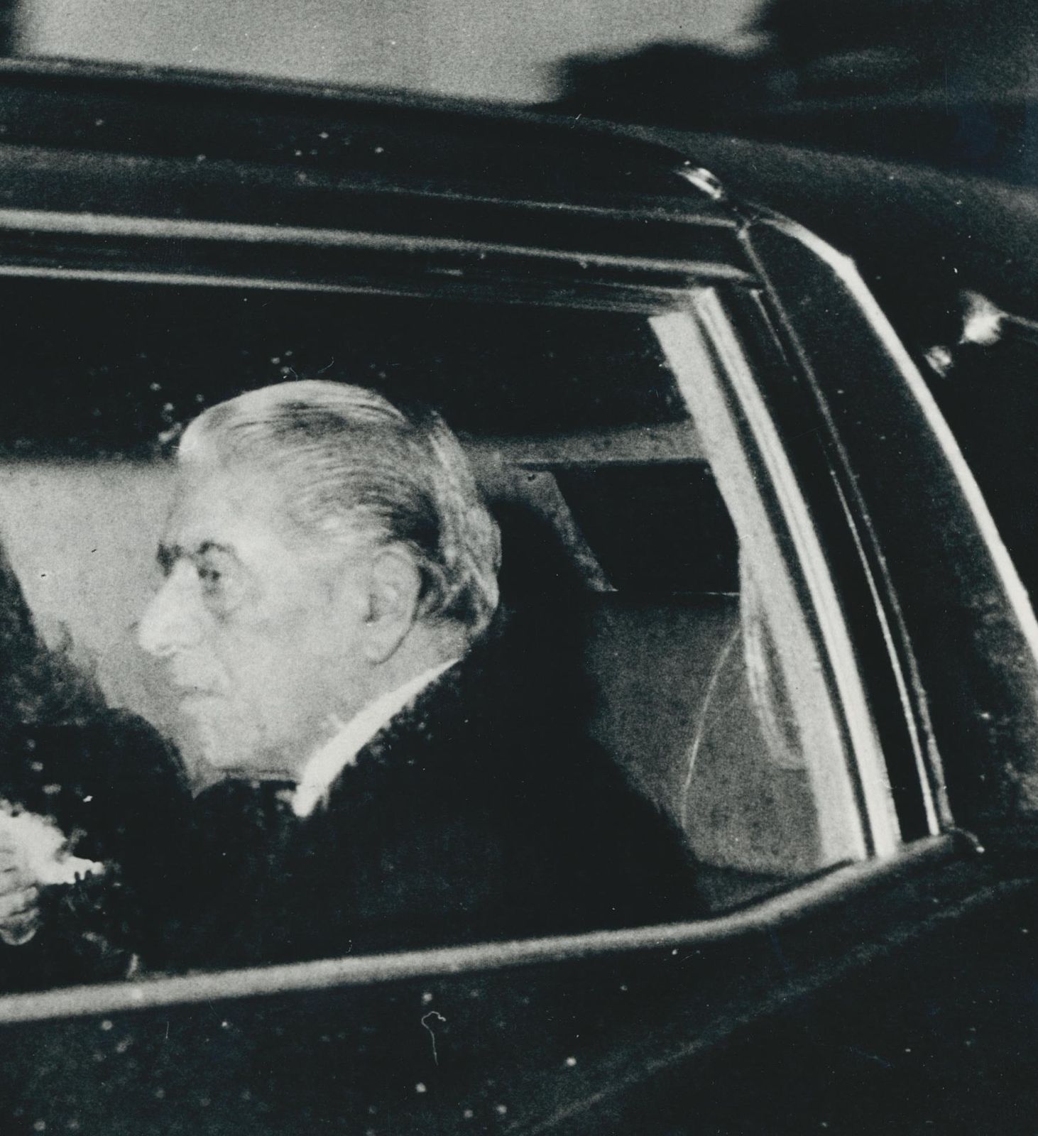 Unknown Jackie And Aristoteles Onassis; Car; Paris 1973, 19,9 X 30,4 Cm photo furniture