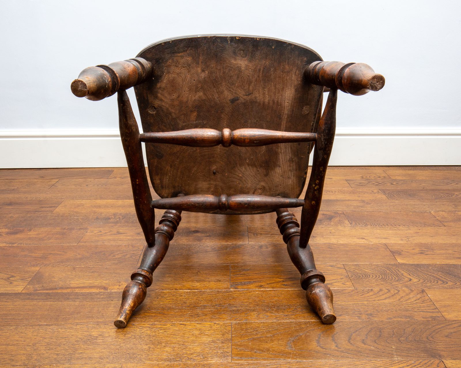 photo vintage Unique 19th Century Stamp Marked Broad Arm Antique Yorkshire Windsor Chair