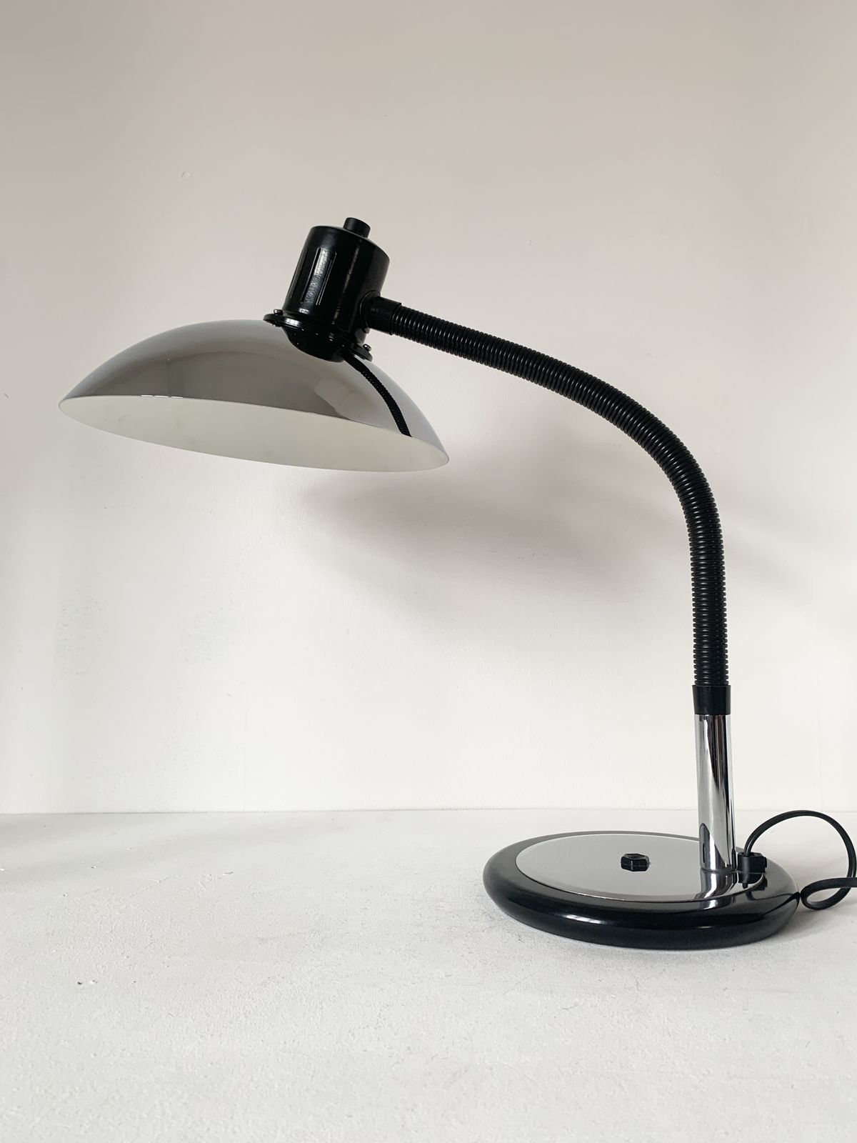 Vintage Mid Century Post Modern Ufo Saucer Black & Chrome Desk Lamp photo vintage