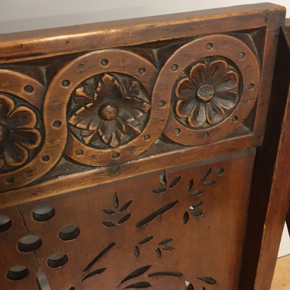 photo furniture Nineteenth Century Carved Glastonbury Chair