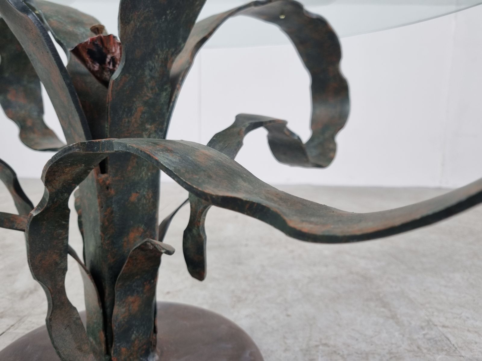 Sculpted Steel Flower Coffee Table, 1970s photo 1500.0