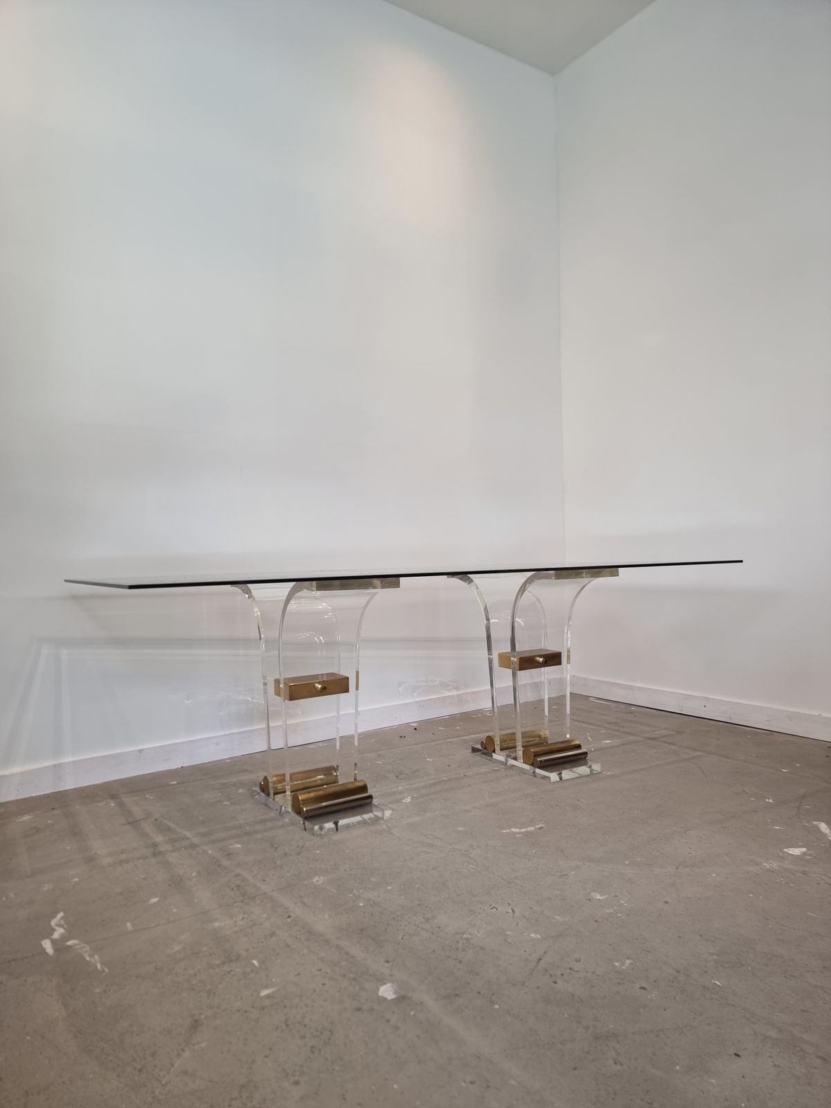 Charles Hollis Jones Messing En Lucite Eettafel photo furniture