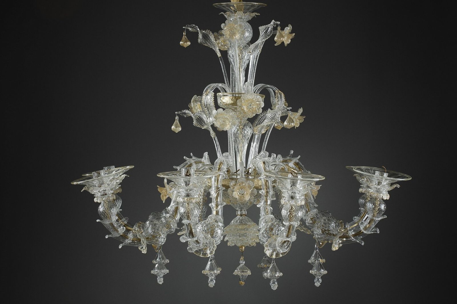 Large Murano Glass Chandelier With Eight Arms Of Light Decorated With Gold photo 6331.0
