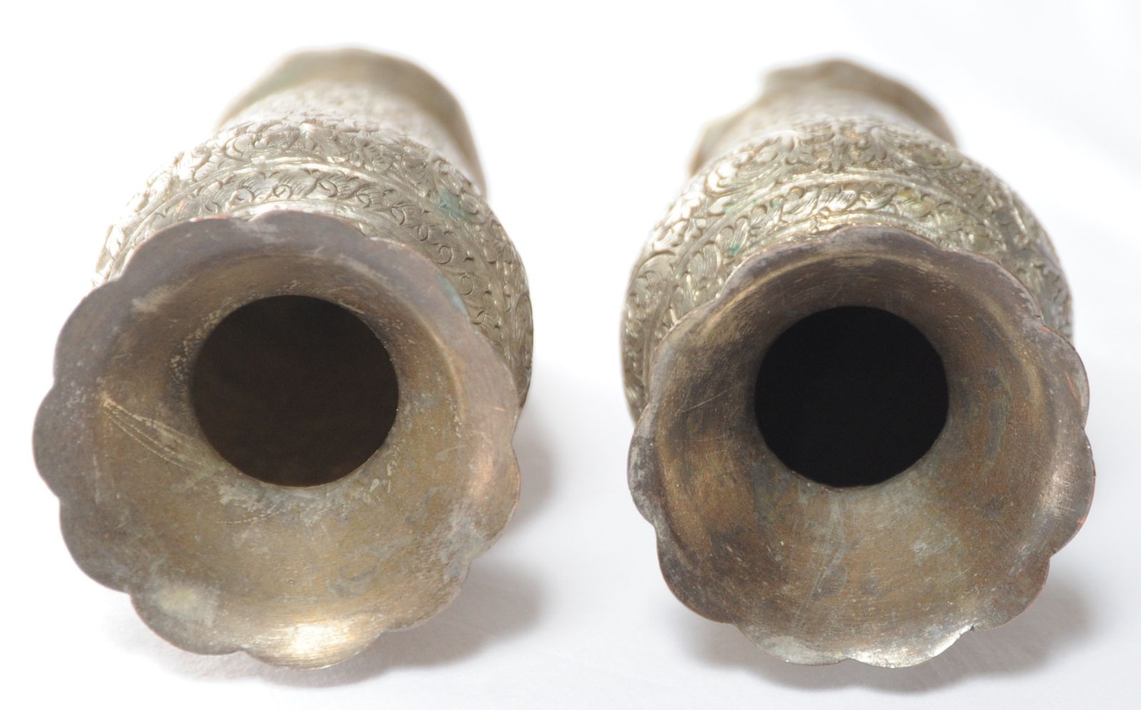 Antique Pair Of Finely Engraved Indian Tinned Brass Vases photo vinterior