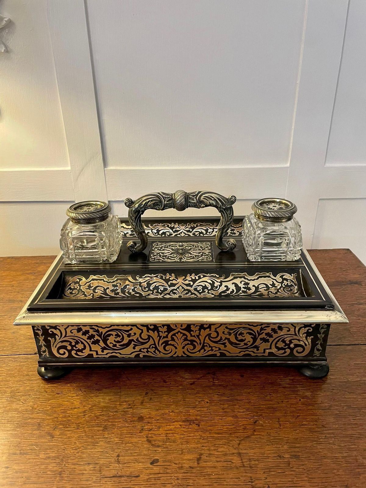 photo vinterior Fine Quality Antique Victorian French Freestanding Inlaid Boulle Desk Set