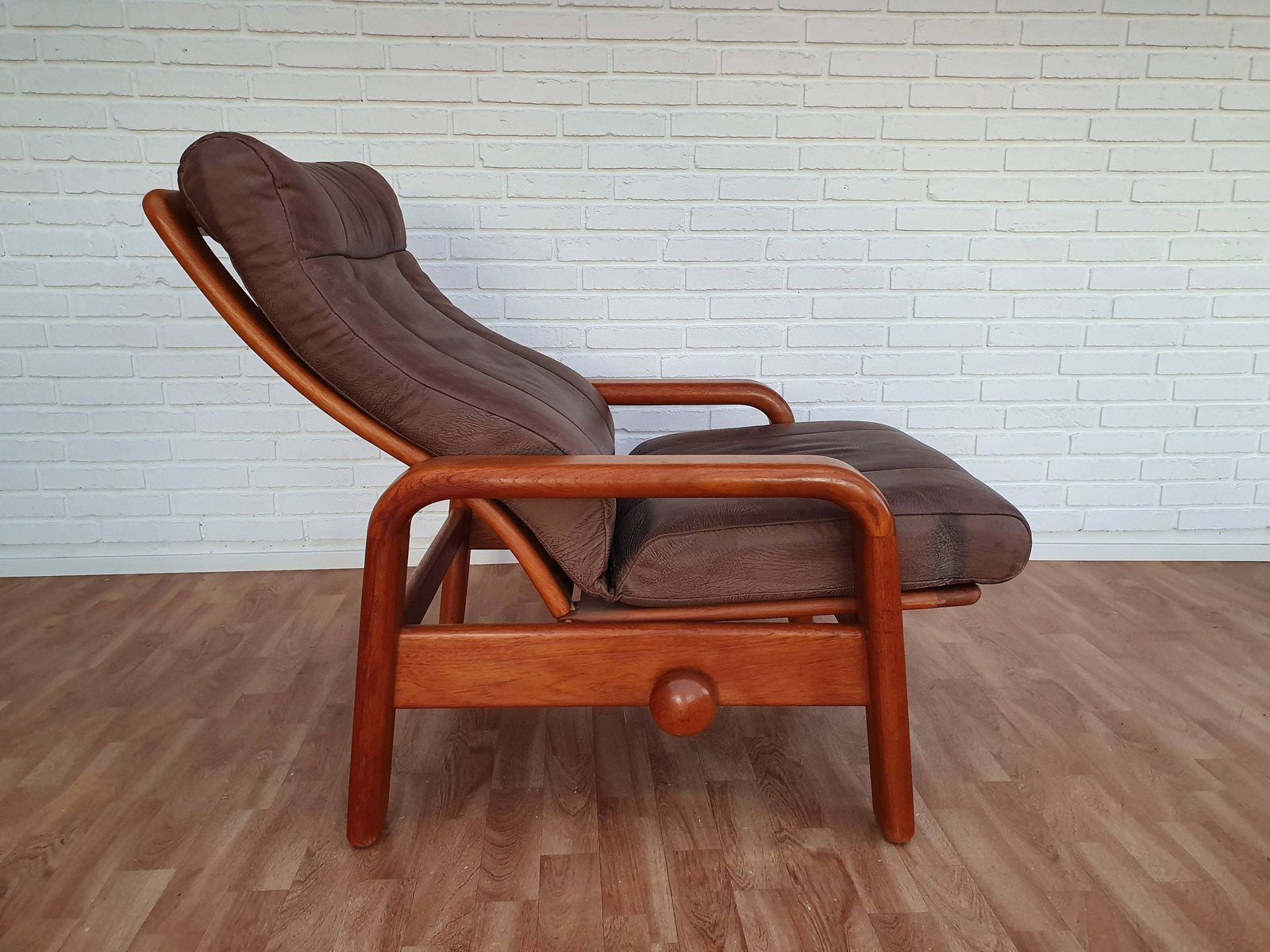 Danish Adjustable Lounge Chair, Hs Design, Nubuck Leather, Solid Teak Wood, 80s photo Furniture