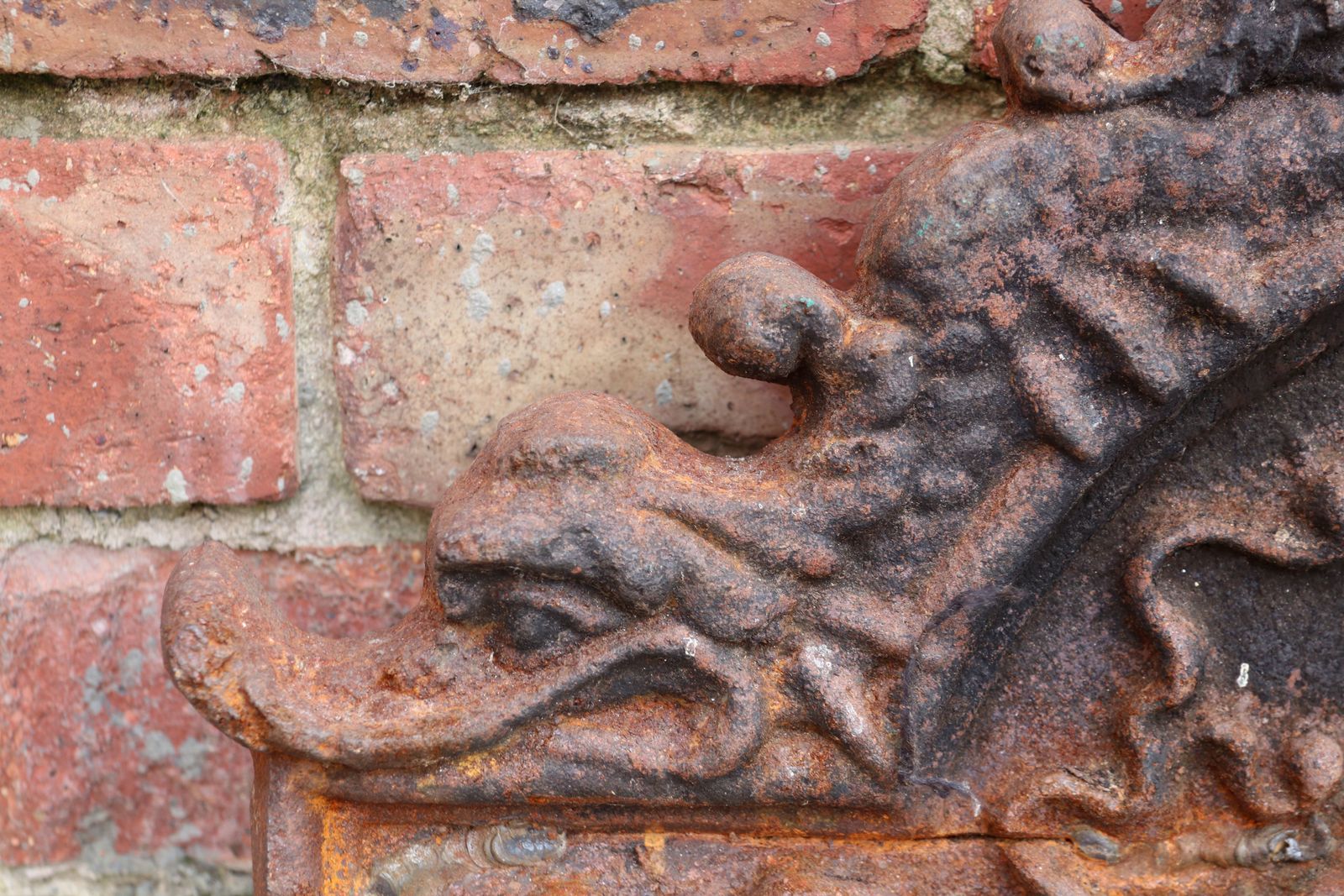 A Quality Cast Iron Arch Top Fireback photo for sale