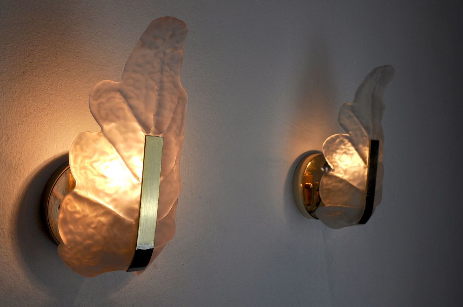 Pair Of "Leaf" Sconces By Carl Fagerlund, Mauve Murano Glass, Germany, 1970 photo buy