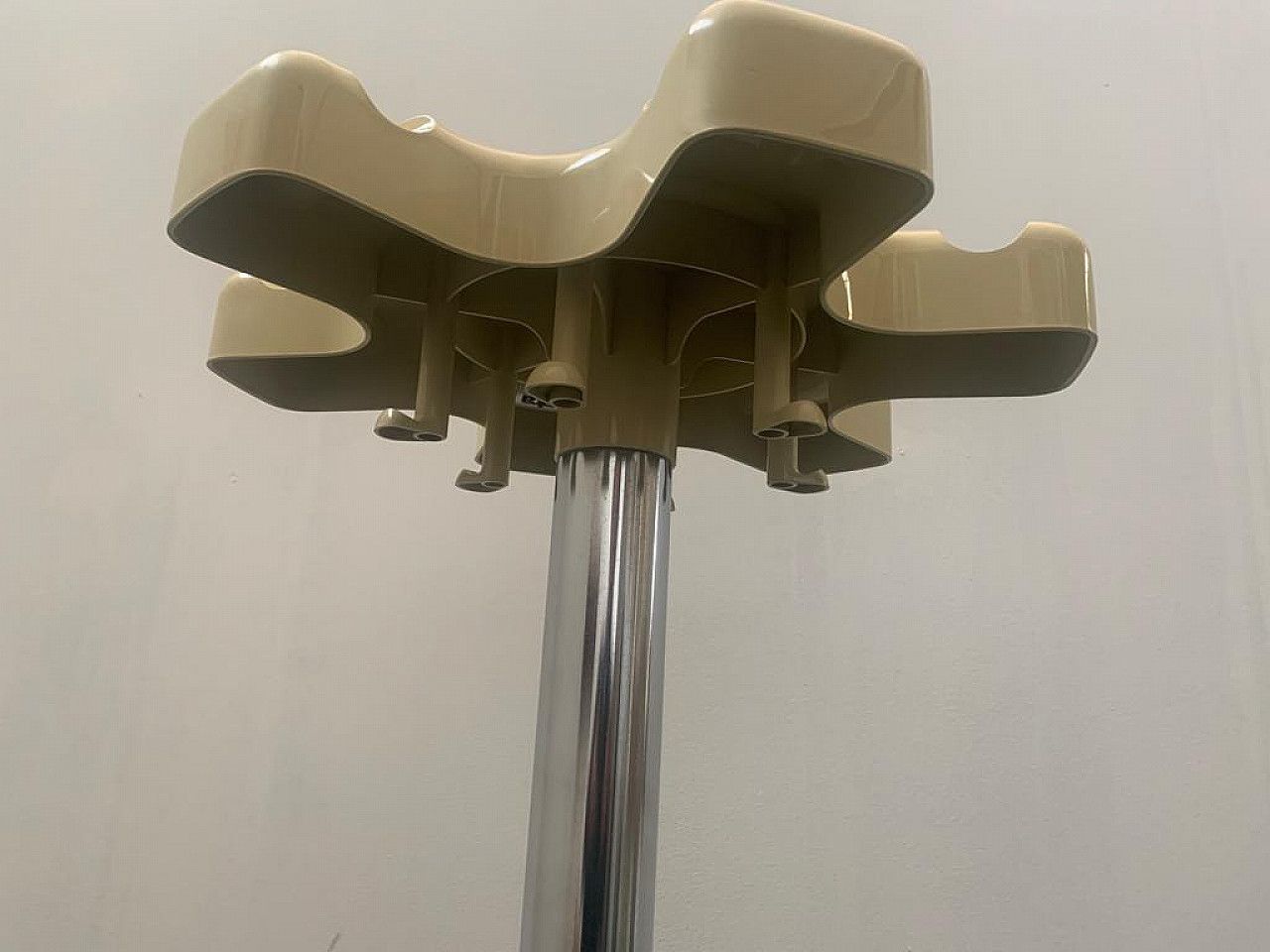 Coat Rack In Steel By Lucci & Orlandini For Velca, 70s photo vinterior
